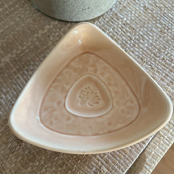 Well Being by Partylite Revitalize Pillar Holder - Picture 4 of 13